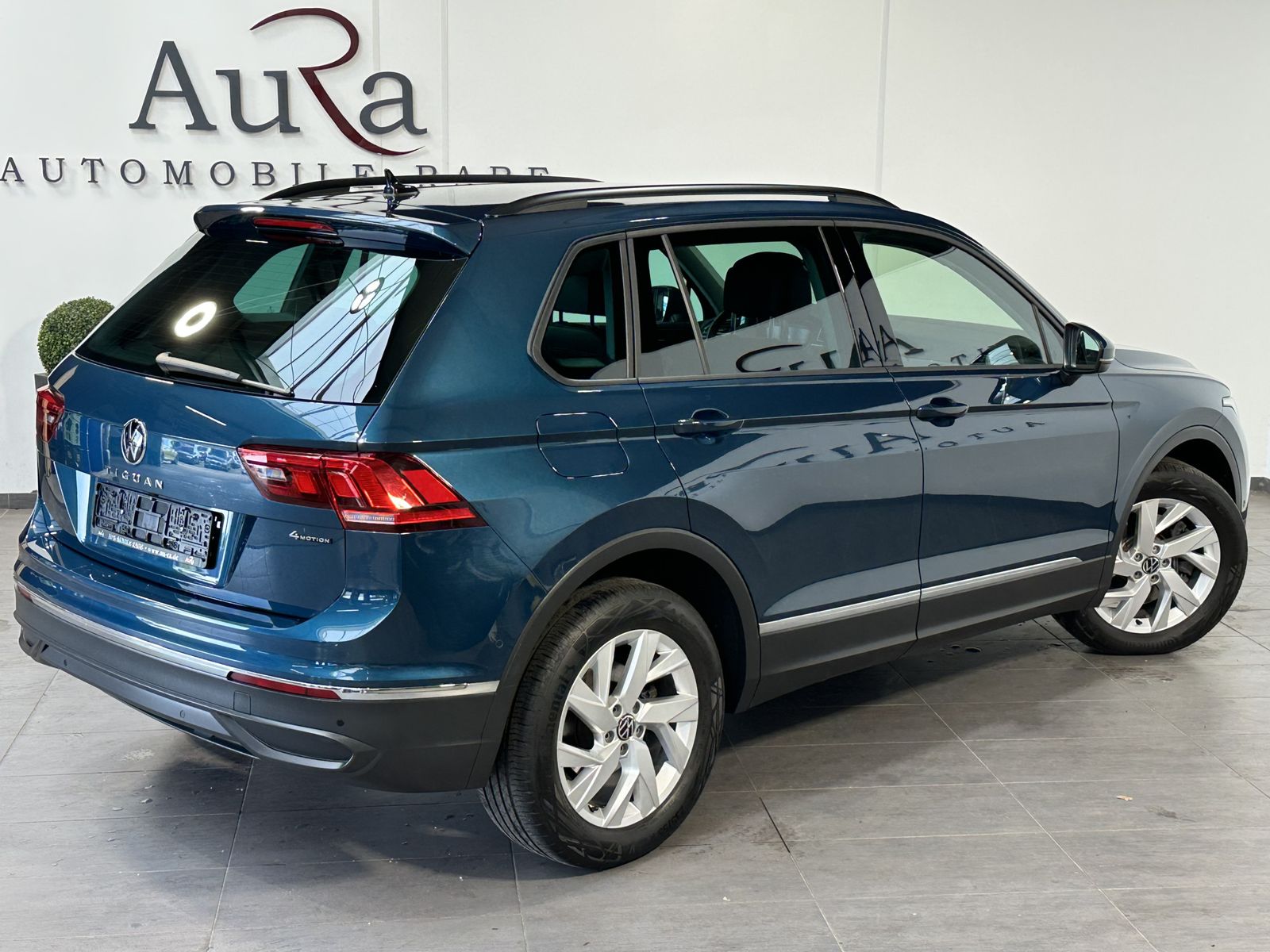 Fahrzeugabbildung Volkswagen Tiguan 2.0 TDI DSG Life 4Motion NAV+LED+ACC+AHK