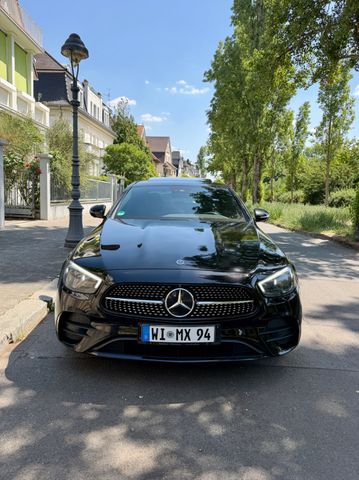 MERCEDES-BENZ E 400d 4MATIC AMG | Panorama | 360° |Scheckheft