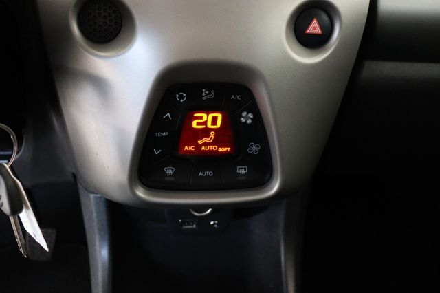 Fahrzeugabbildung Citroën C1 Furio PureTech 82 Shine