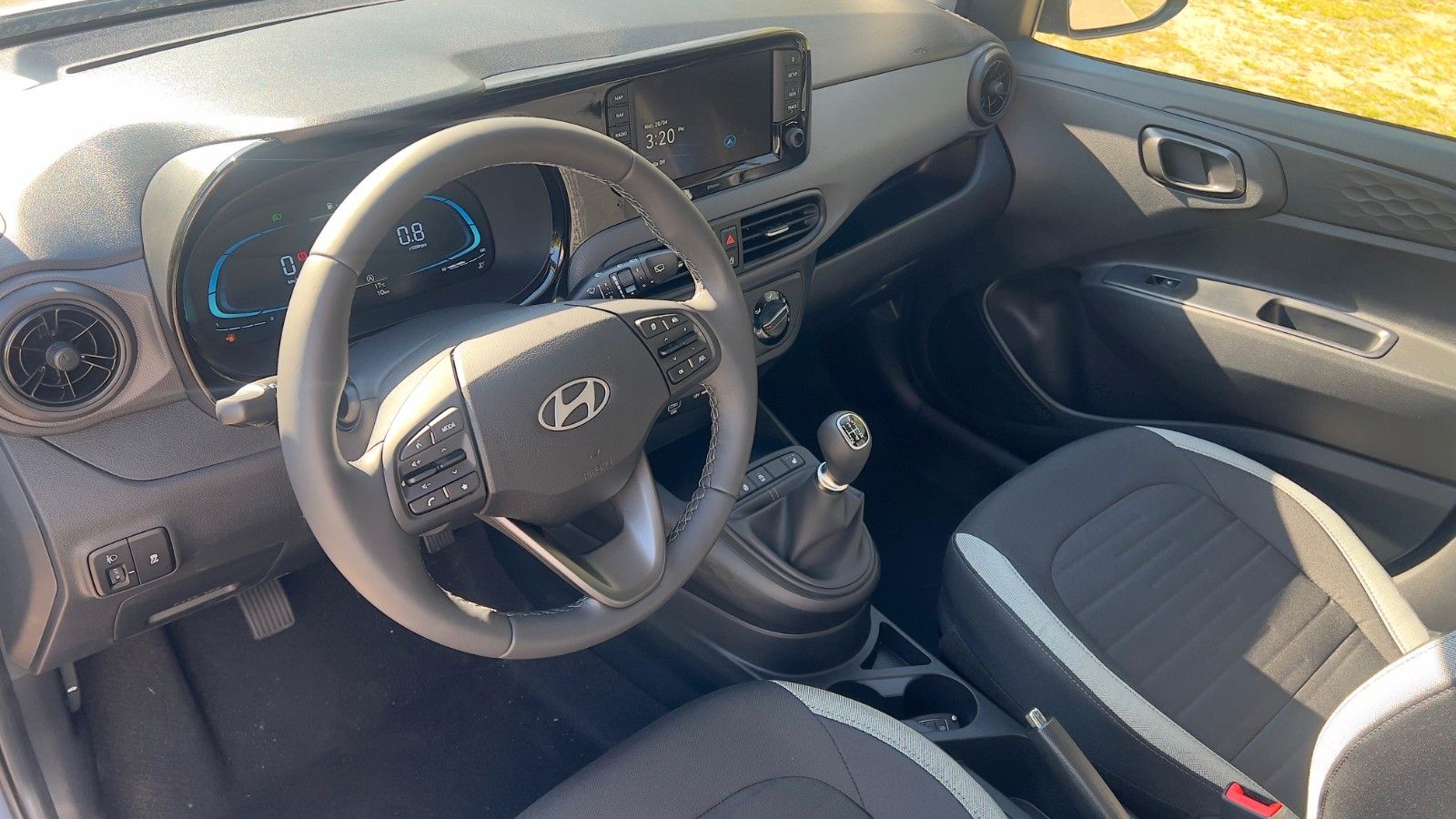 Fahrzeugabbildung Hyundai i10 1.0 Trend *Klima*Navi*CarPlay*PDC*RFKamera*