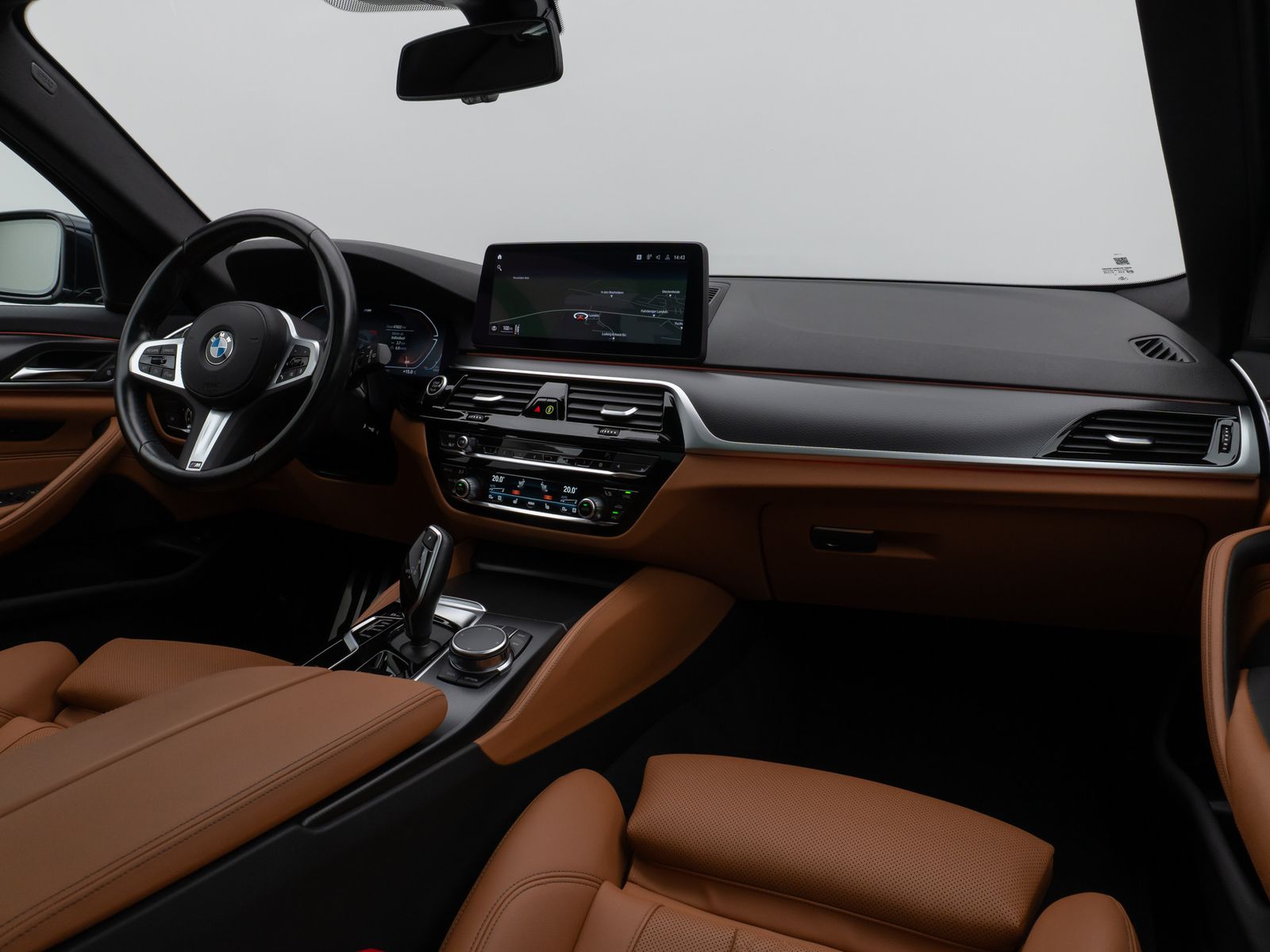 Fahrzeugabbildung BMW 530i M Sport Panorama Kamera DAB HiFi AHK Alarm