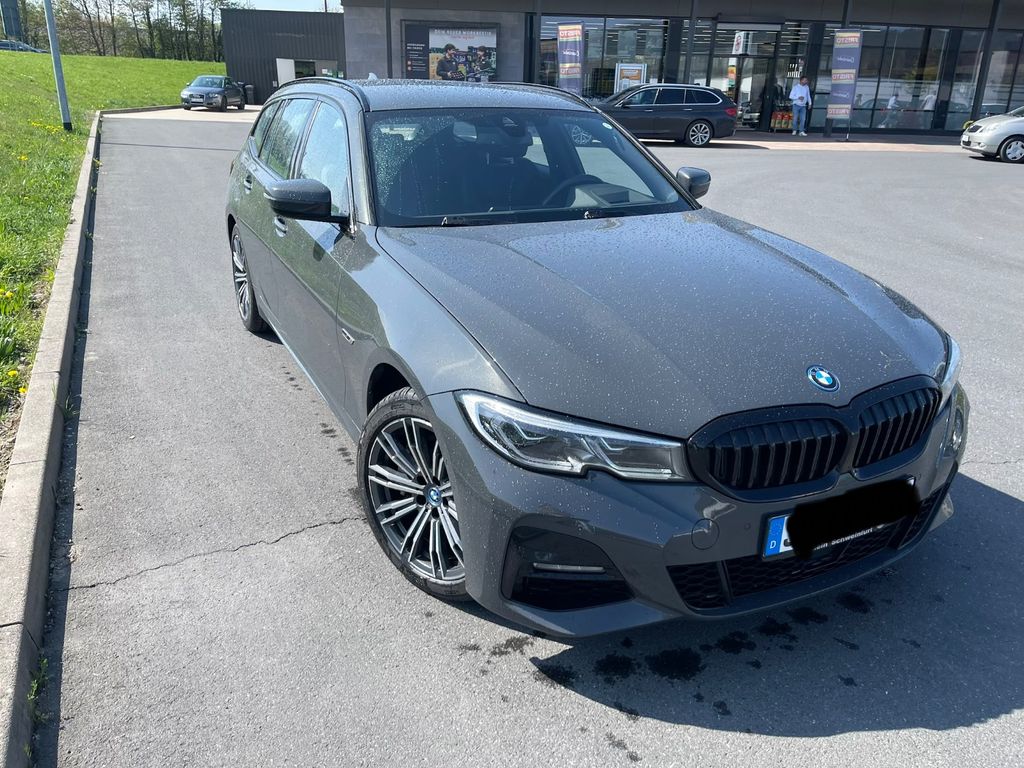 Image of BMW 330