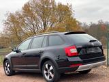 Skoda Octavia Combi 1.8 Scout 4x4*STHZ*AHK*Autom. - Skoda: Combi Scout