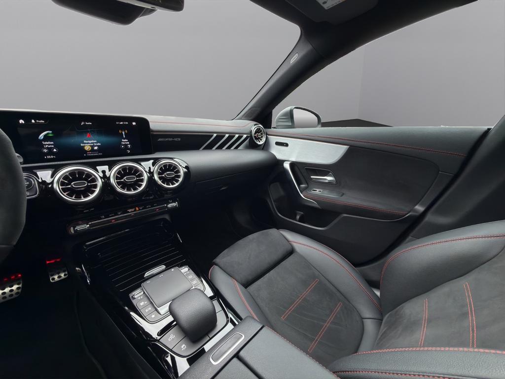 Mercedes-Benz CLA 45 AMG Shooting Brake