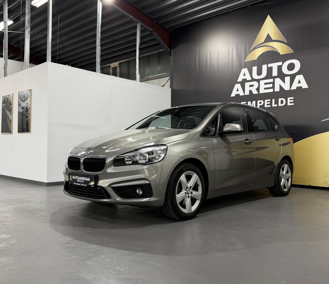 BMW 220d Active Tourer xDrive Aut.*AHK*PDC*Pano