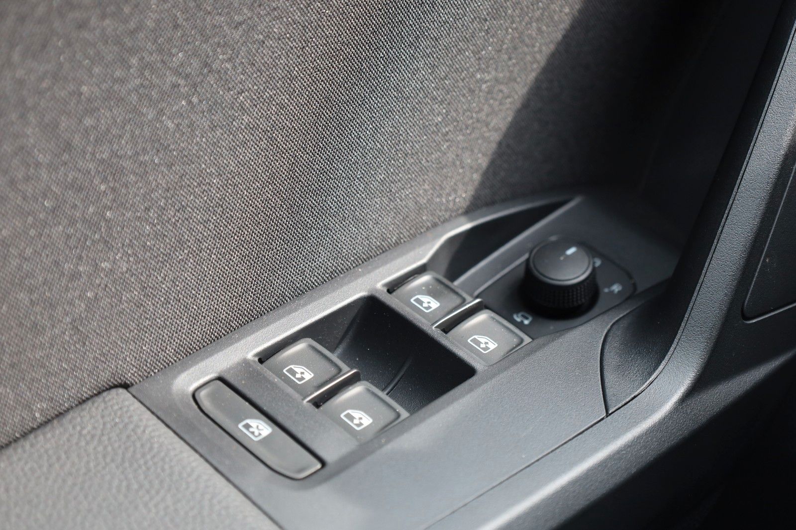Fahrzeugabbildung SEAT Arona FR 1.0 TSI DSG *Mirror Link*Voll-LED*AHZV