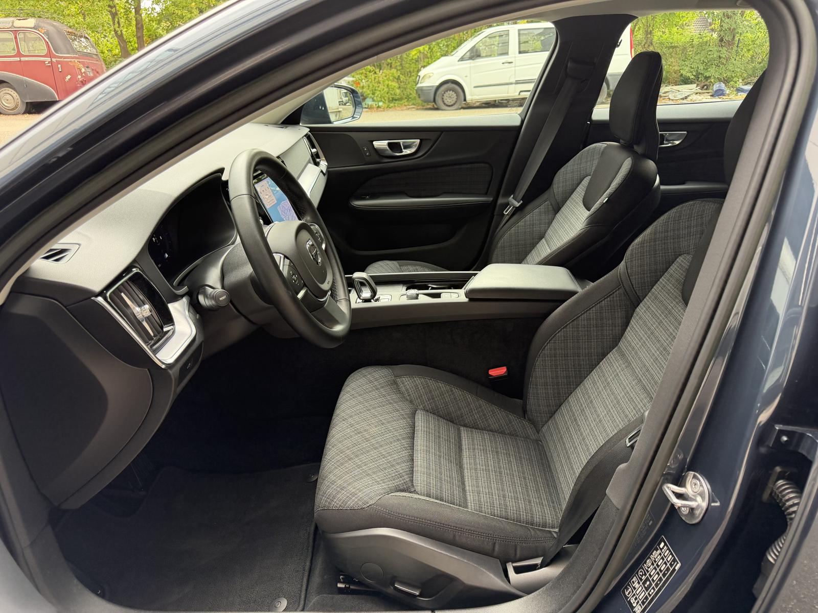 Volvo V60 Essential LED Virtual-Cockpit Rü-Kamera 