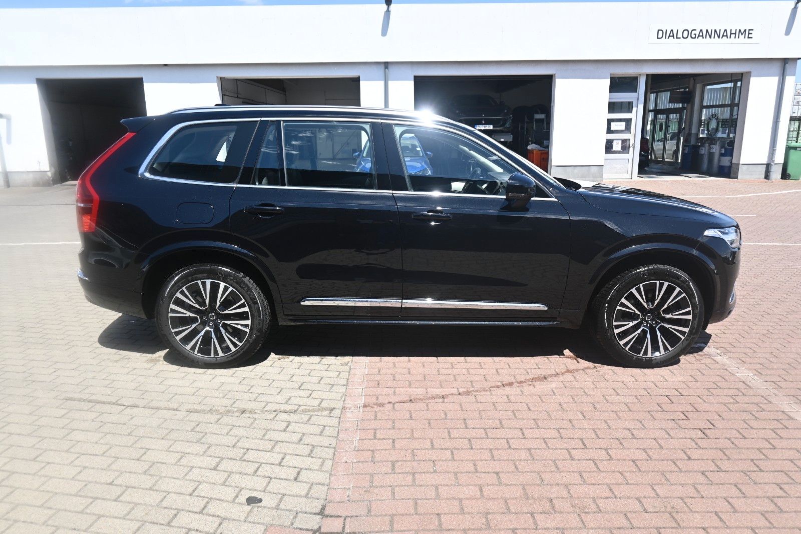 Fahrzeugabbildung Volvo XC90 T8 Ultra Bright AWD*Pano*HUD*STHZG*H&K*