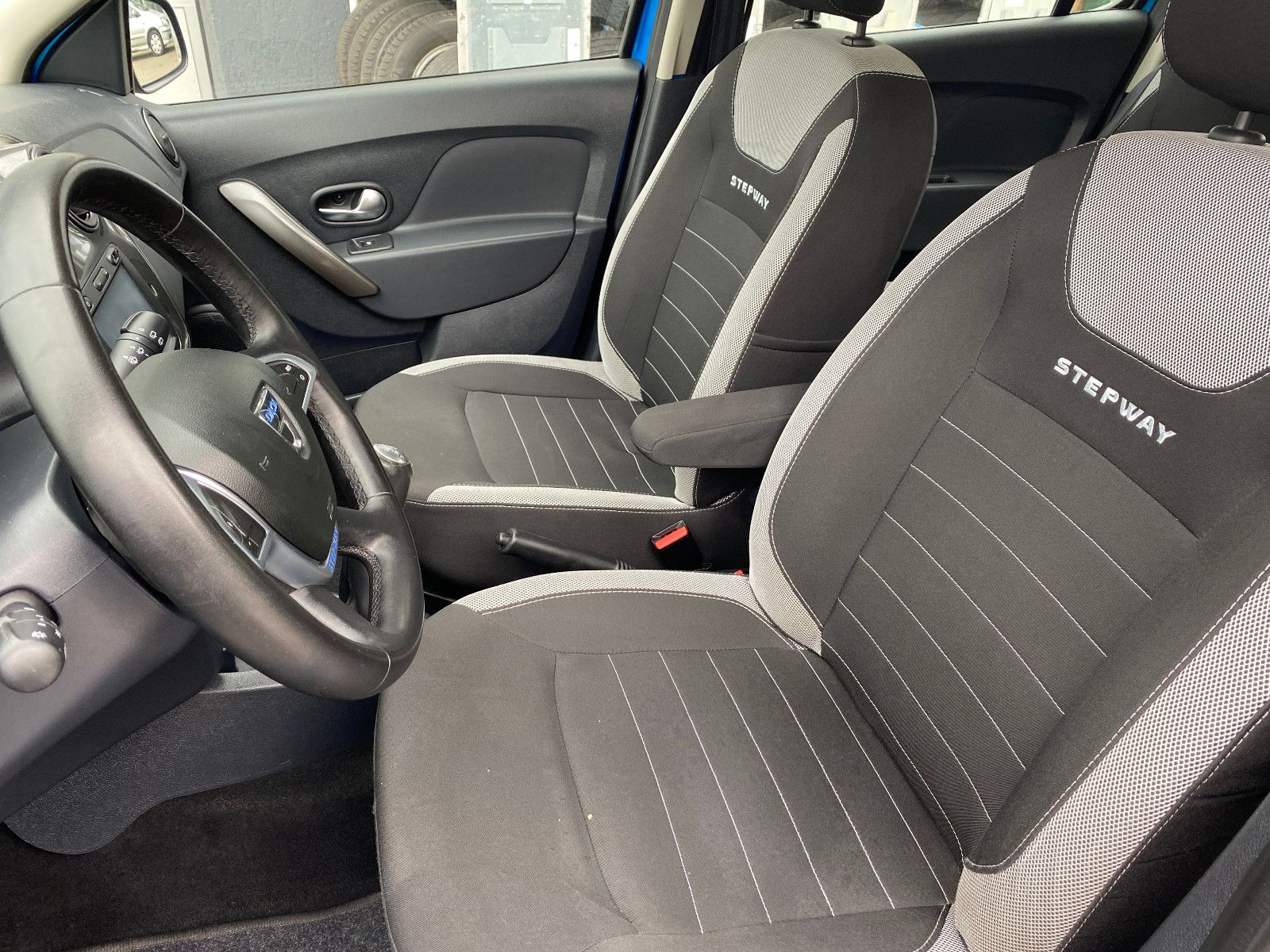 Fahrzeugabbildung Dacia Sandero II Stepway Prestige