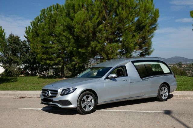 Mercedes-Benz E 220/BESTATTUNGSWAGEN/LEICHENWAGEN/EURO6/1.HAND