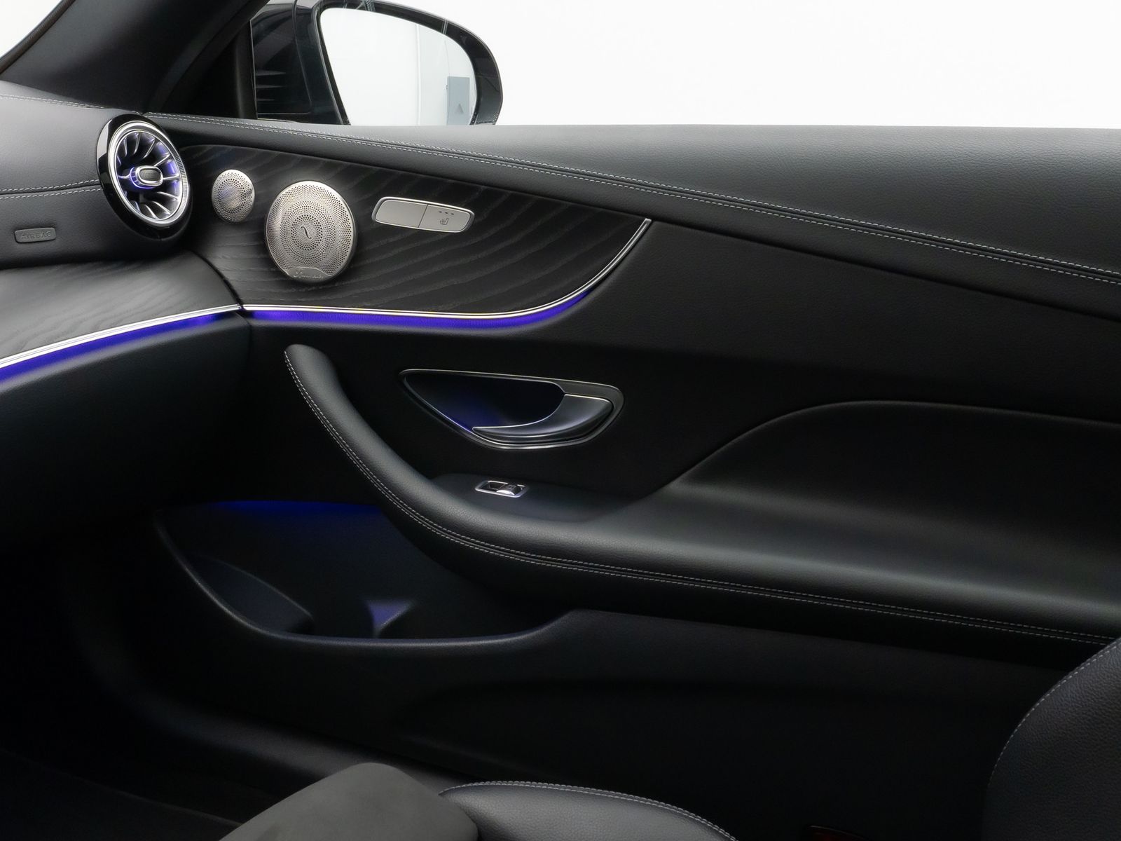 Fahrzeugabbildung Mercedes-Benz E300d Coupe 4Matic AMG Panorama Kamera LED