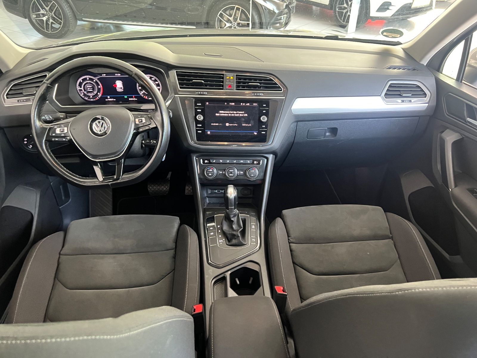 Fahrzeugabbildung Volkswagen Tiguan Comfortline 2.0 TDI DSG  *Digitaltacho*