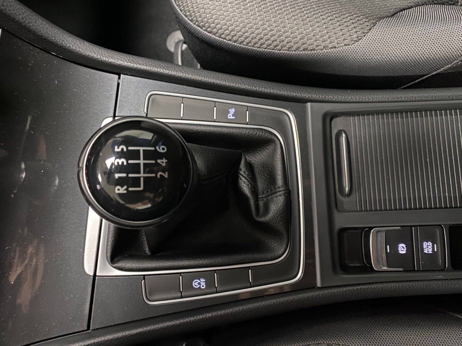 Fahrzeugabbildung Volkswagen Golf 7 VII 2.0 TDI+COMFORTLINE+150 PS+1.HAND+LED