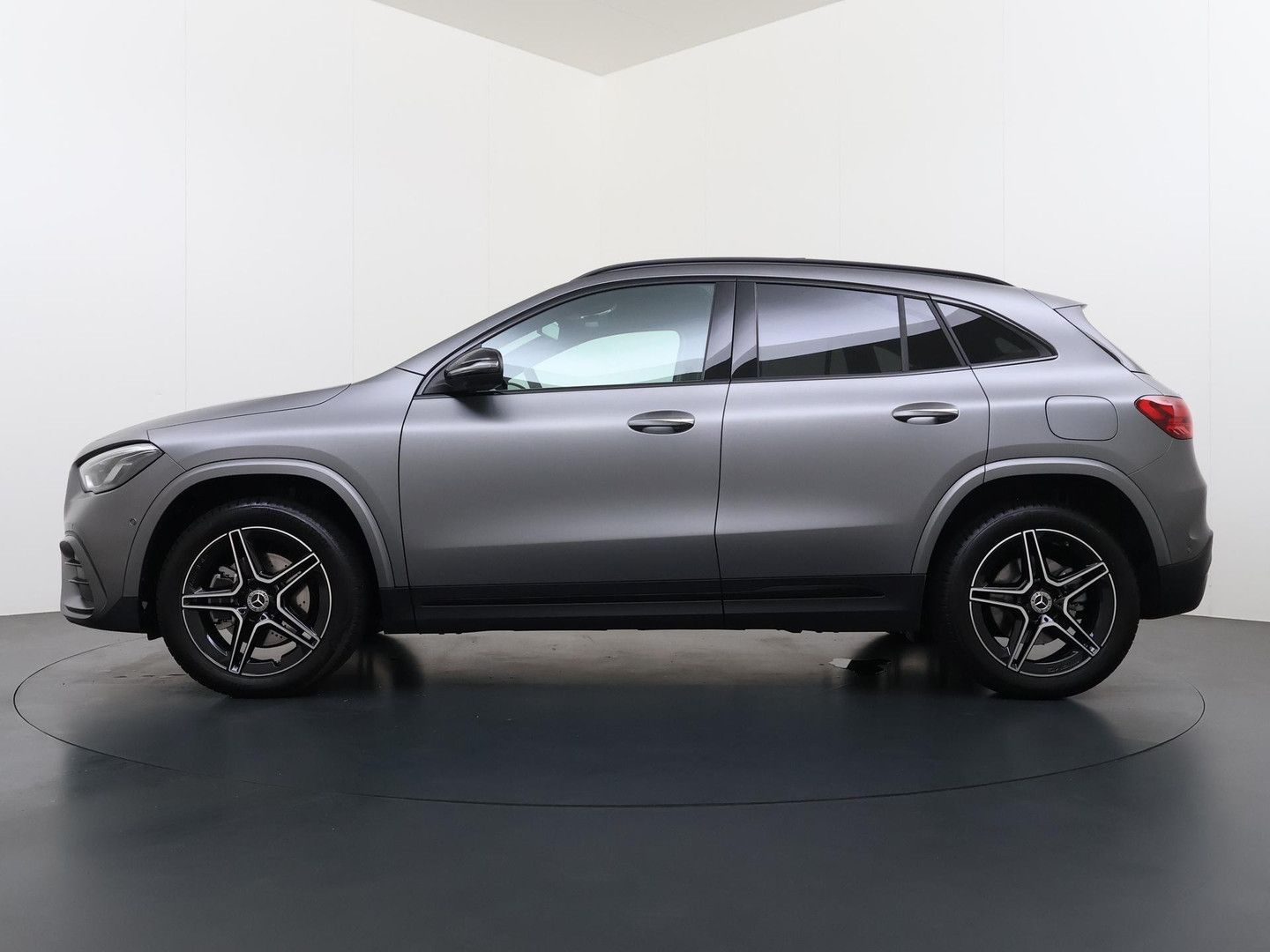 Mercedes-Benz GLA 250 e Business Solution AMG | Panorama - Sch imagem 3