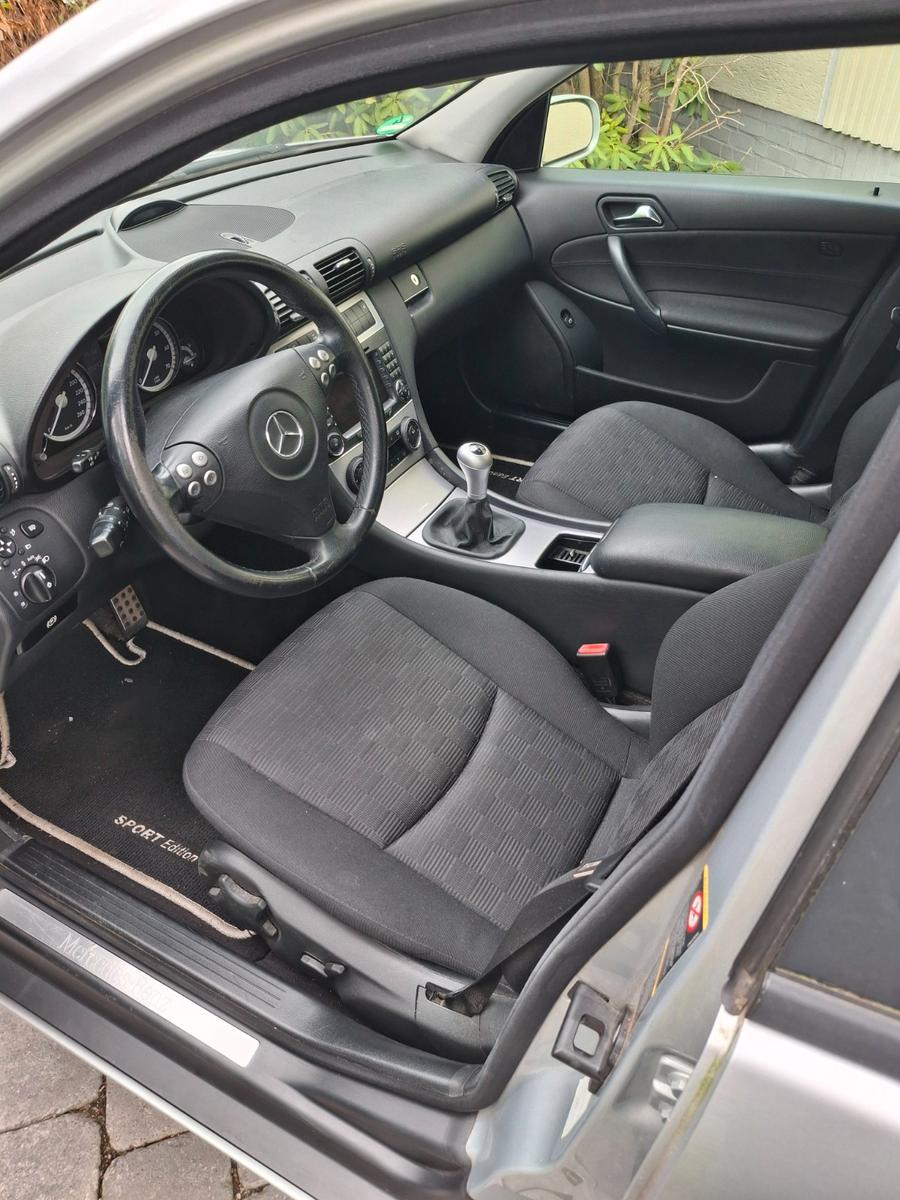 Mercedes-Benz C180 2005 — photo 9