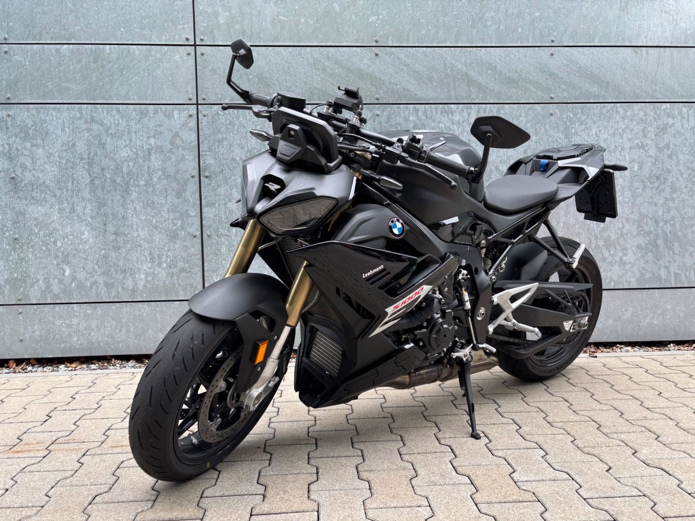 Fahrzeugabbildung BMW S 1000 R 2 Pakete Akrapovic