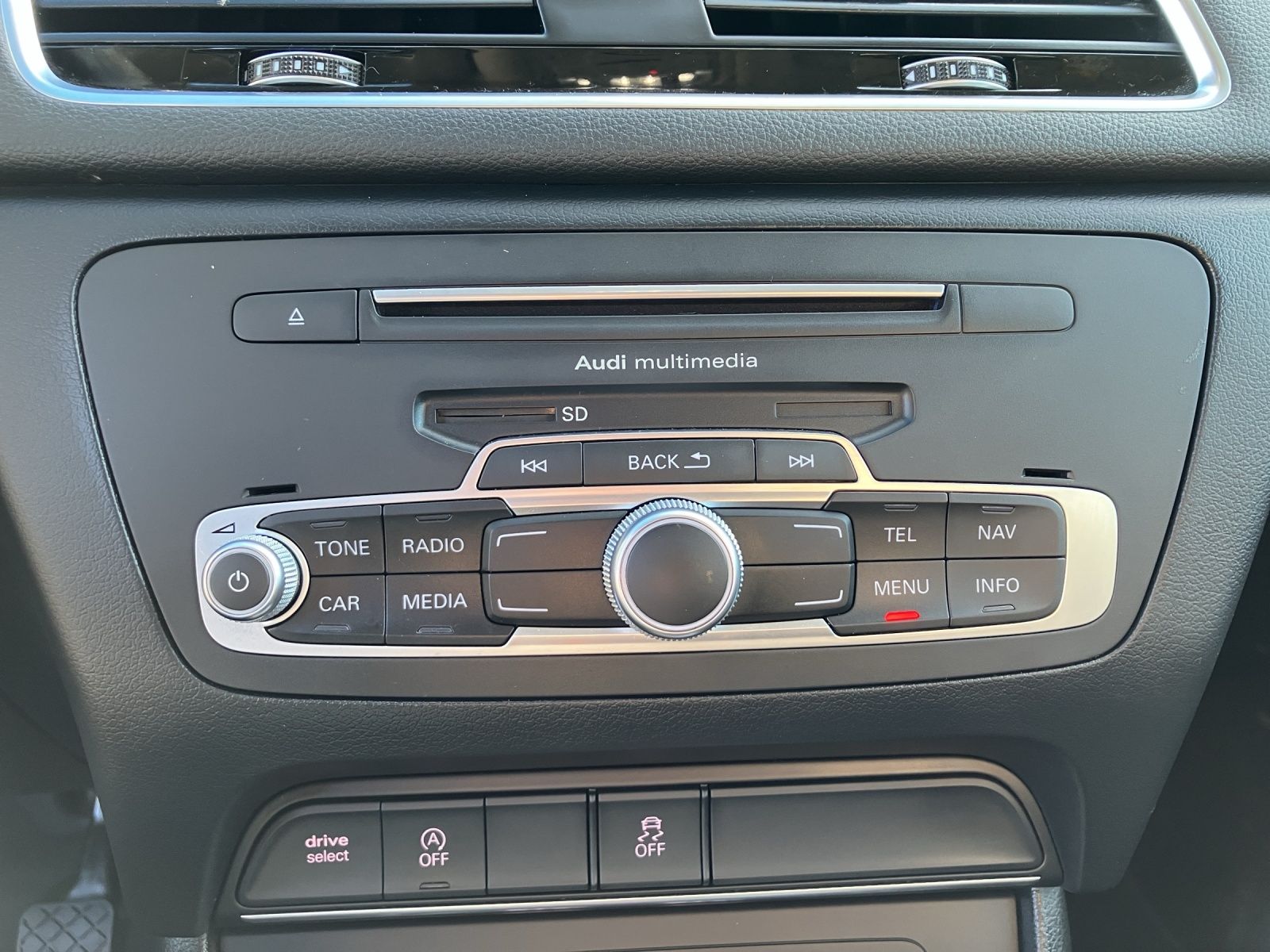 Fahrzeugabbildung Audi Q3 2.0 TDI sport AHK Xenon SHZ