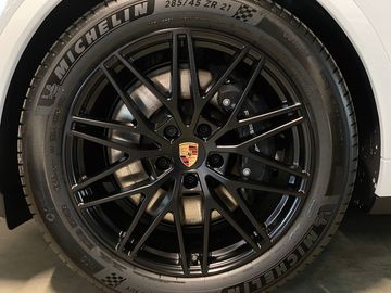 Porsche Cayenne - 9