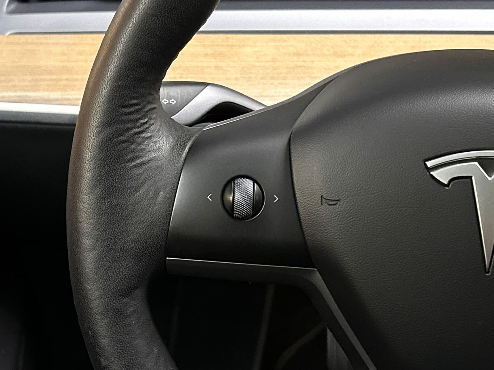 Fahrzeugabbildung Tesla Model 3 Long Range Dual AWD PANO+LED+NAVI+KAM+WP
