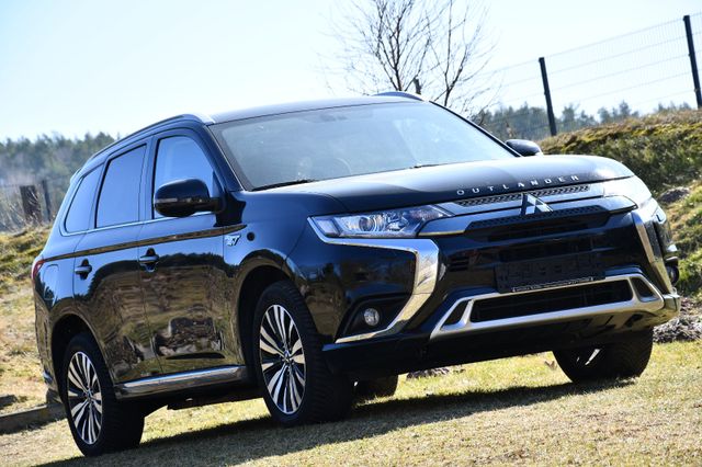 Mitsubishi Outlander PHEV Spirit 4WD *Navigation*