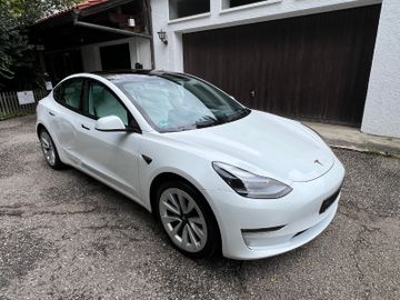 Tesla Model 3 Long R. AWD AHK SOH 90% NR HR Parkdellen