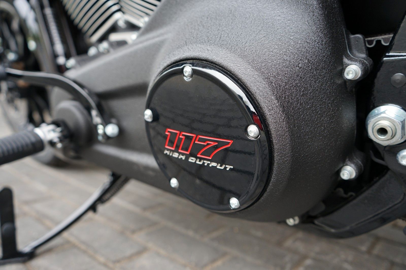Fahrzeugabbildung Harley-Davidson Low Rider ST FXLRS 2025 117cui High Output Motor