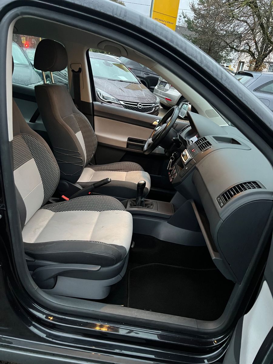 Fahrzeugabbildung Volkswagen Polo IV 1.4 Cross Polo * 1.HAND *