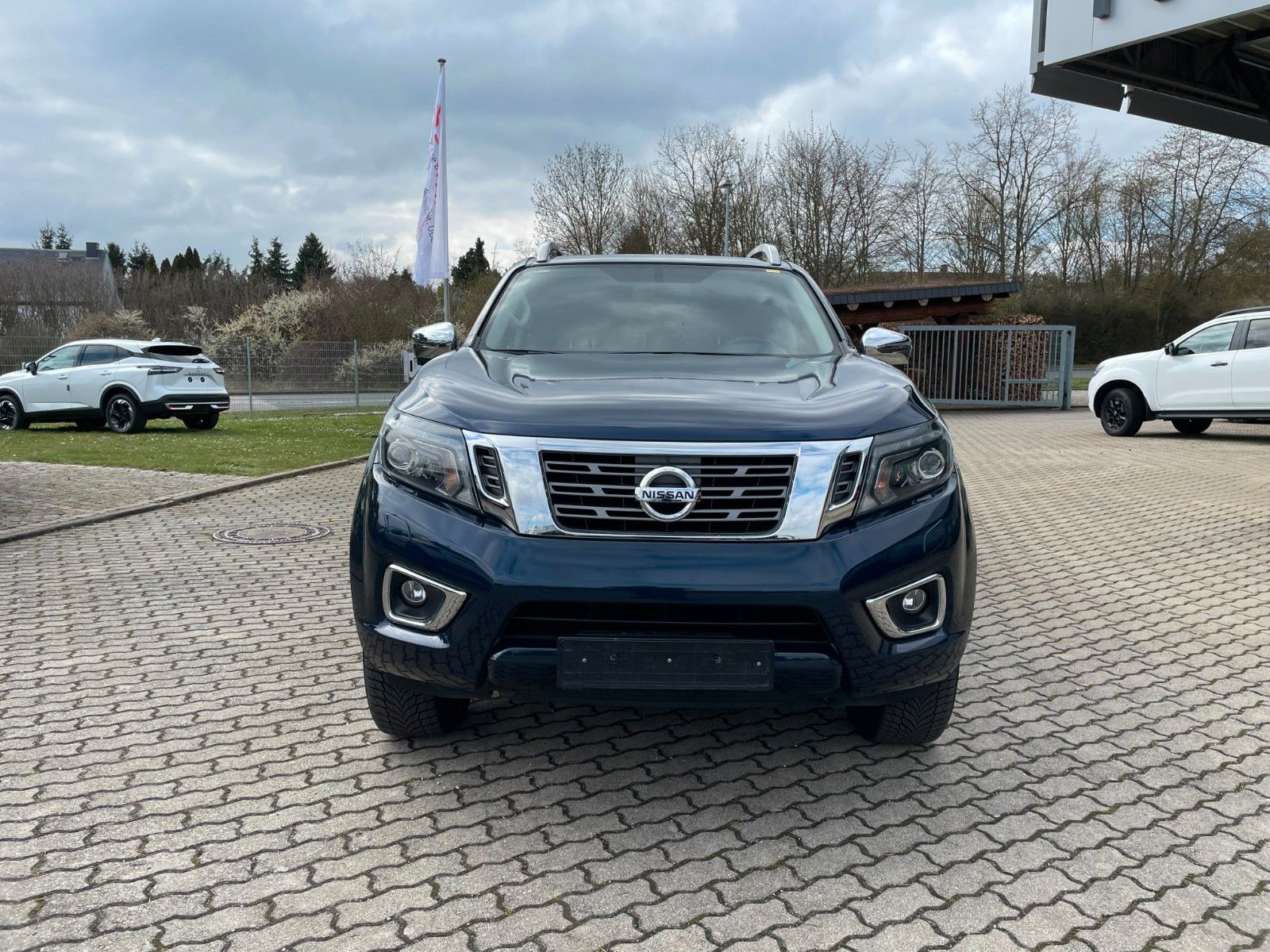 Fahrzeugabbildung Nissan Navara NP300 Tekna Double Cab 4x4