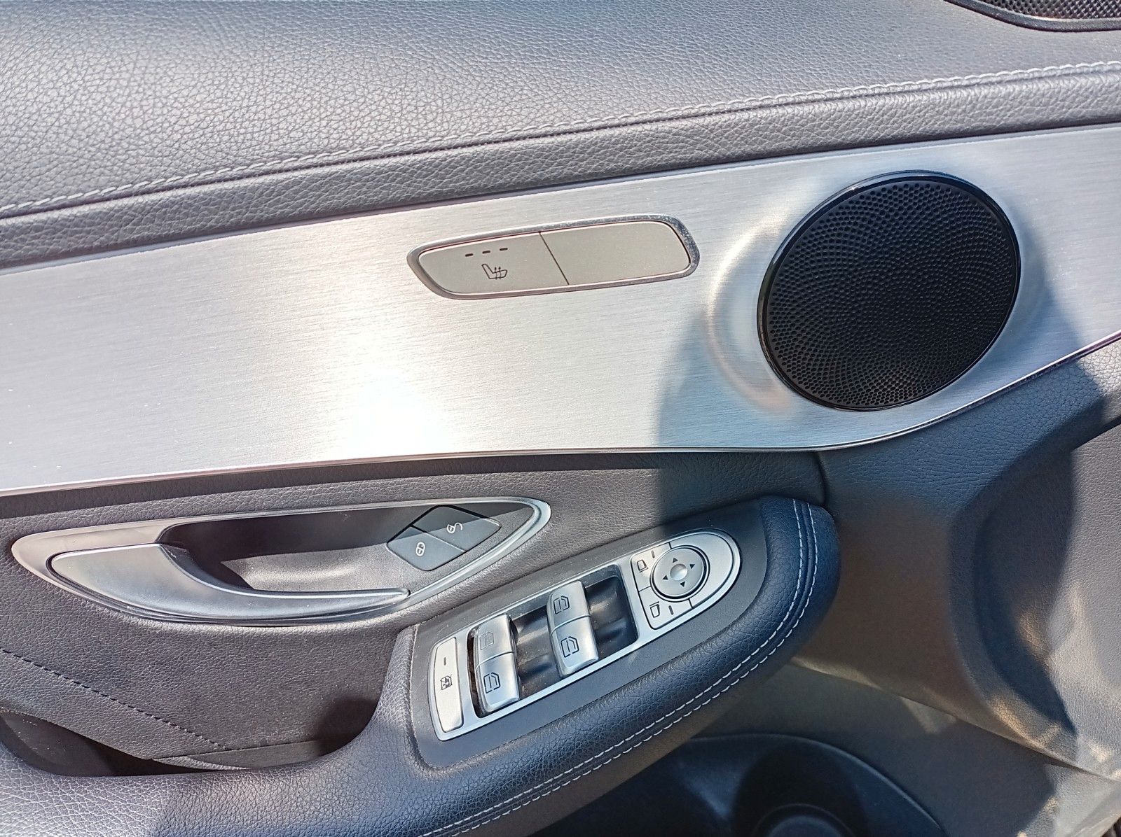 Fahrzeugabbildung Mercedes-Benz C 220T+AMG LINE INTERIEUR+EXTERIEUR+SCHECKHEFT +