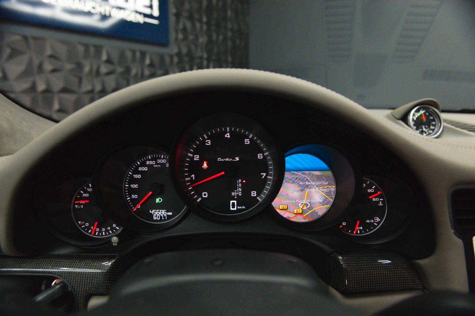 Fahrzeugabbildung Porsche 991 911 Turbo S Coupe Chrono+ | Ceramic | Carbon