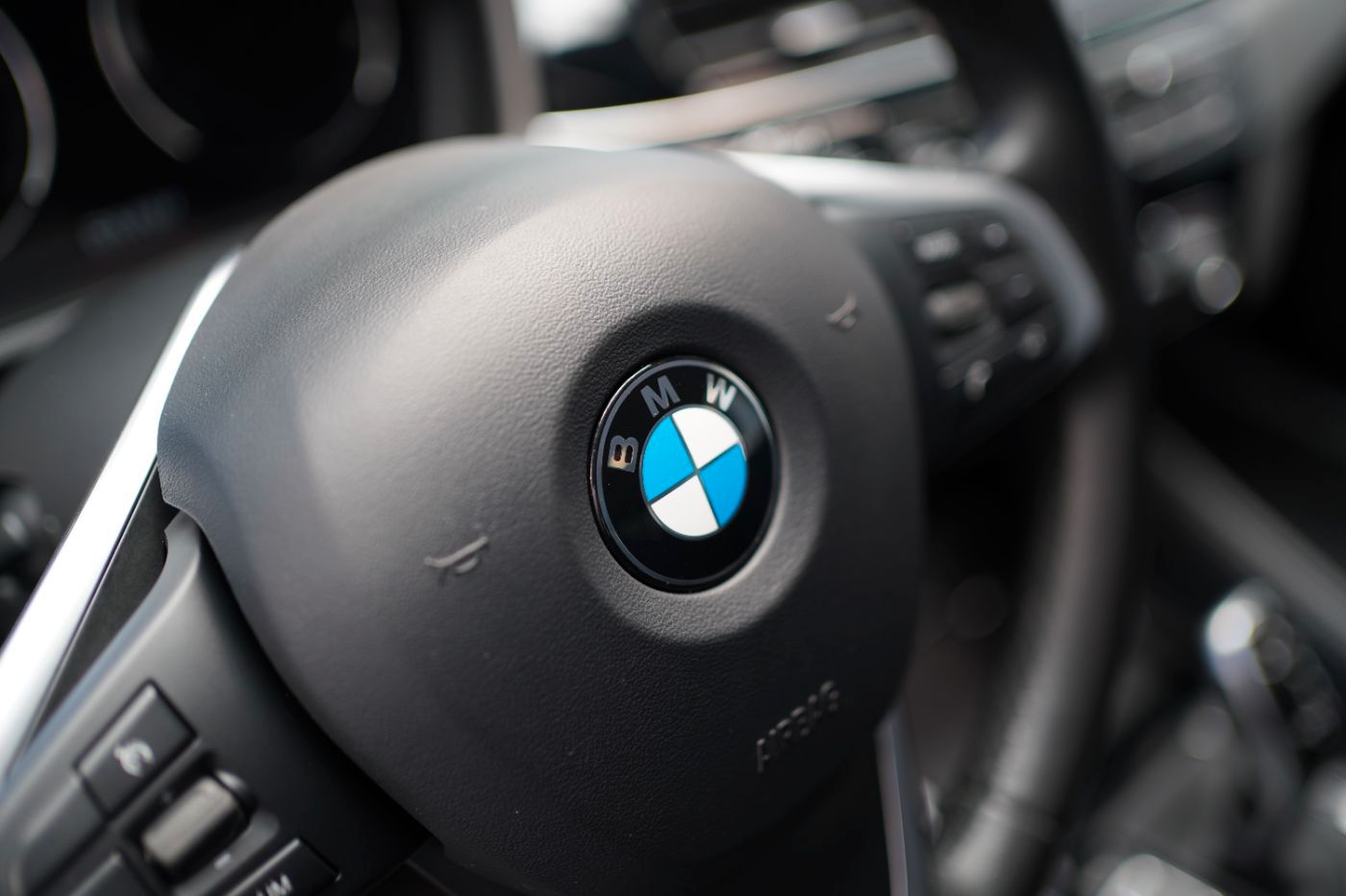 Fahrzeugabbildung BMW X1 xDrive 18d Sport Line +AHK+Park-& Drivingassi