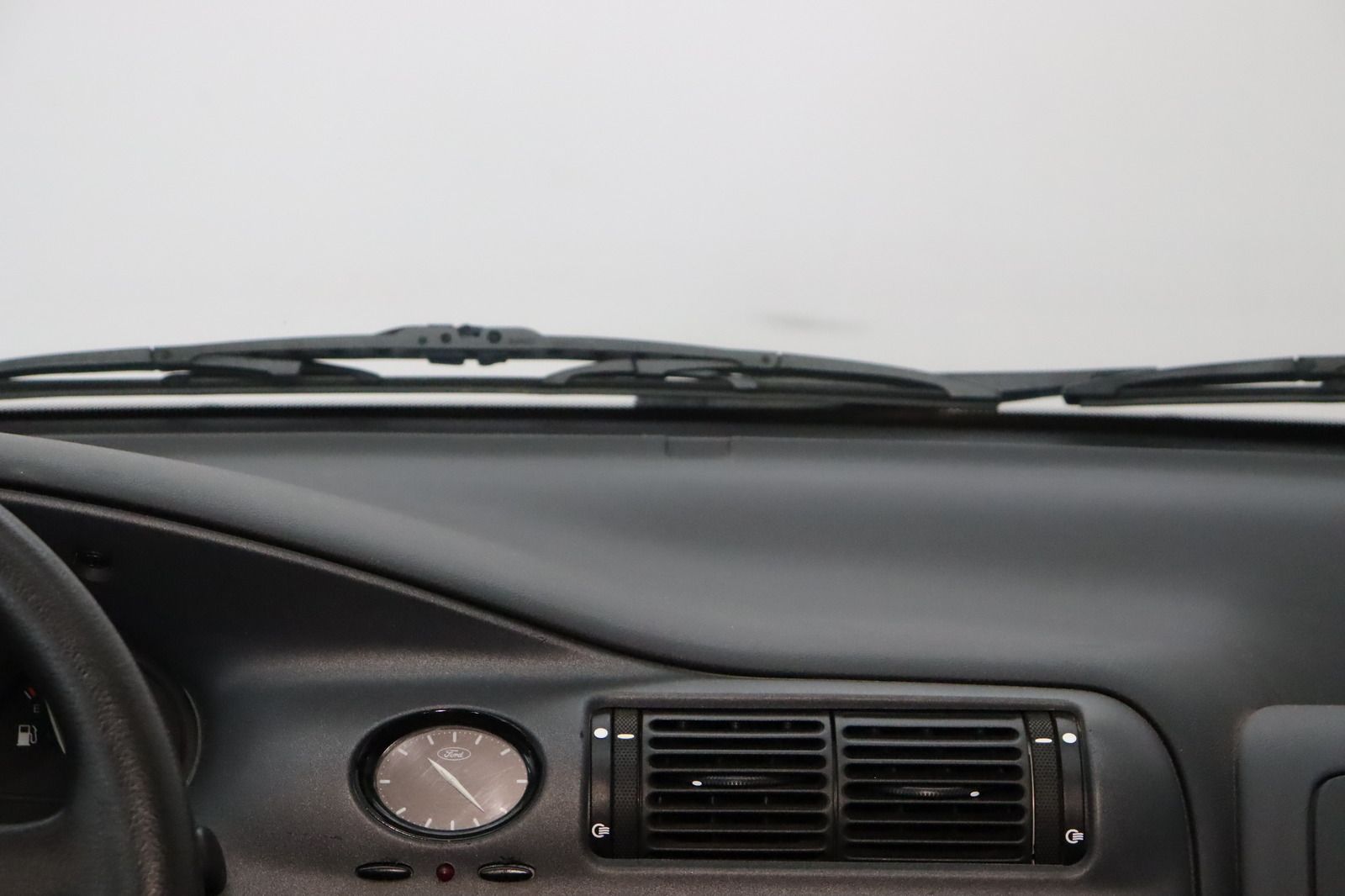 Fahrzeugabbildung Ford Escort 1.3i Flair aus 1. Hand