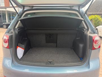 Volkswagen Golf - 8