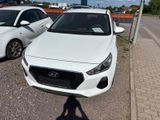 Hyundai i30 Pure - Hyundai i30: Pure