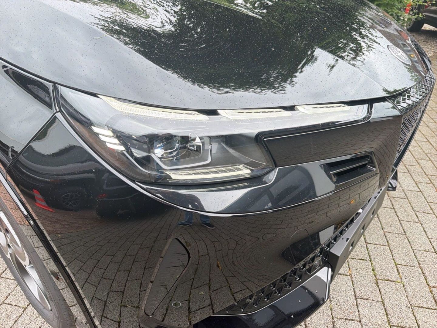 Fahrzeugabbildung Alfa Romeo Junior Elettrica Sport Speciale -Panorama-Wärmep