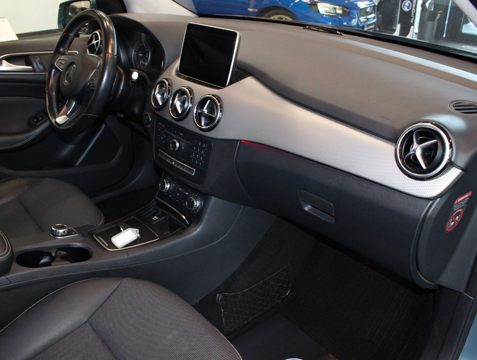 Fahrzeugabbildung Mercedes-Benz B 220 CDI Urban COMAND+LED+AHK+Totwinkel+PDC
