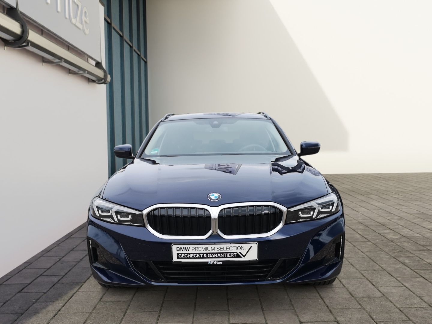 BMW 318 i Touring LED NAVI KLIMAAUTO SHZ PDC ALU 18' foto 2