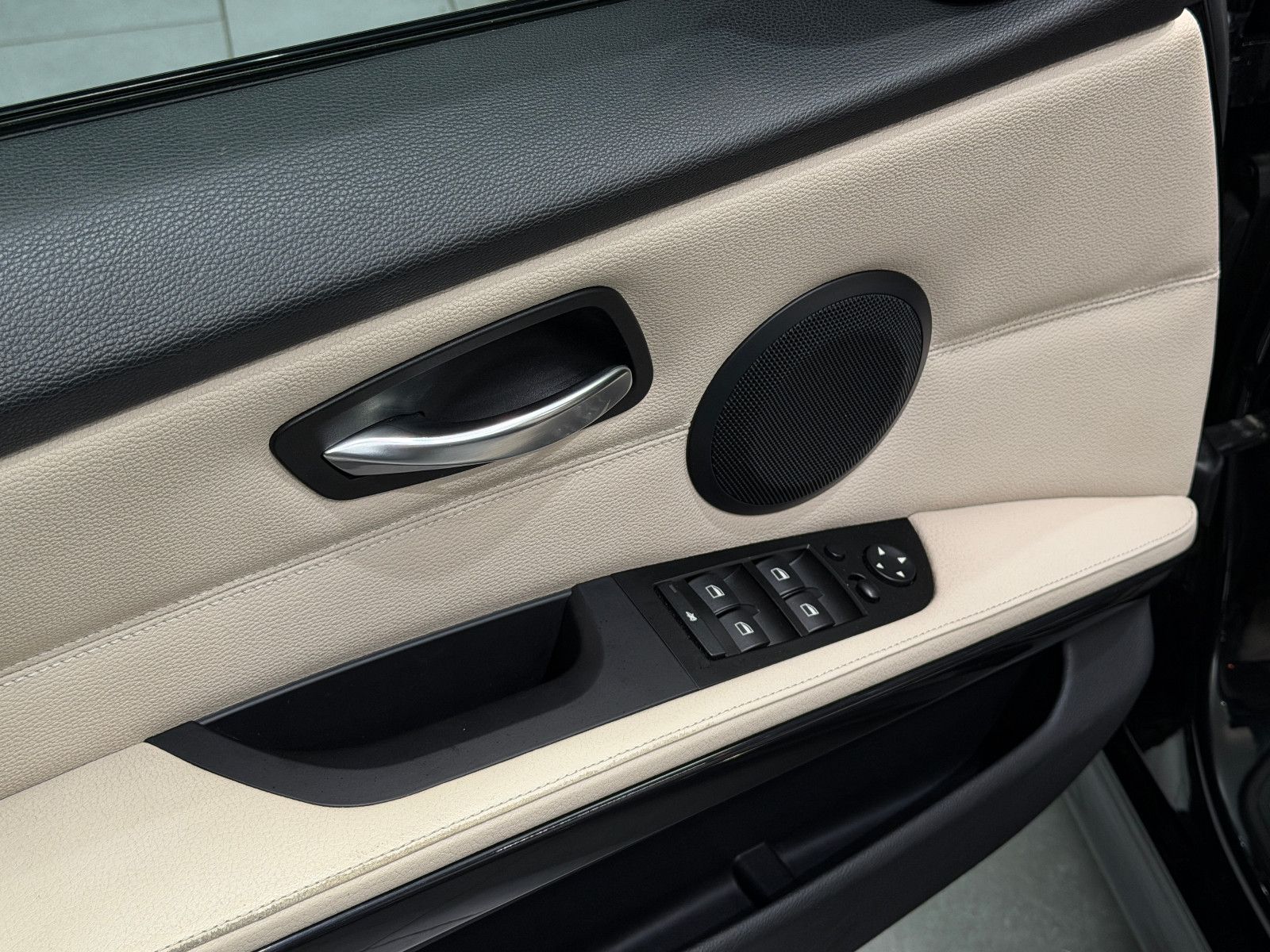Fahrzeugabbildung BMW 335 i xDrive Touring|LEDER|NAVI|PANO