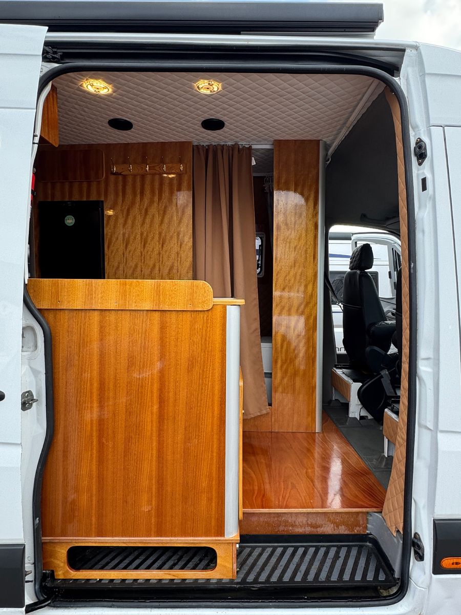 Vehicle image Mercedes-Benz SPRINTER 313 ELBE BOOTS MANUFACTURE
