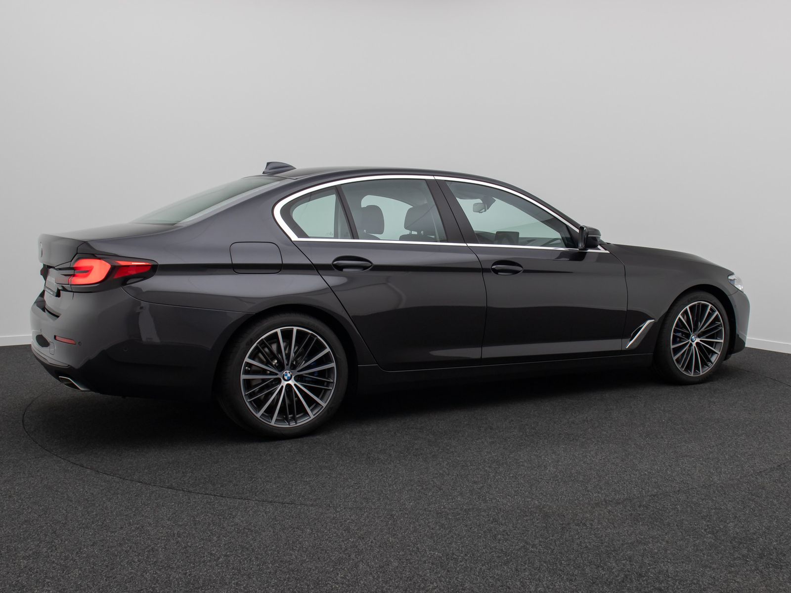 Fahrzeugabbildung BMW 530i HUD DAB Leder Alarm Komfort 4xKlima M Sport