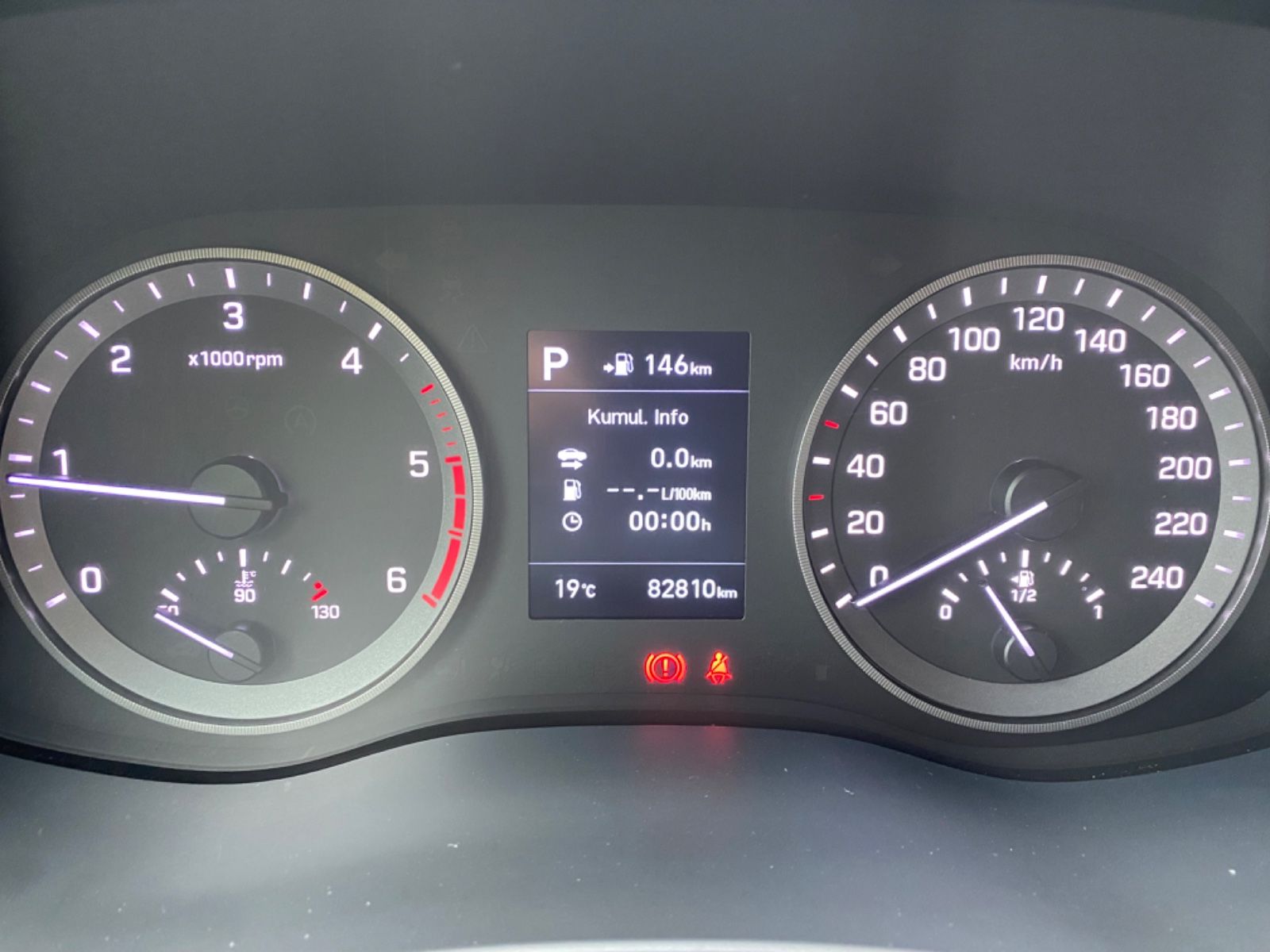 Fahrzeugabbildung Hyundai Tucson 1.6 CRDi 136PS DCT Navi LED RFK
