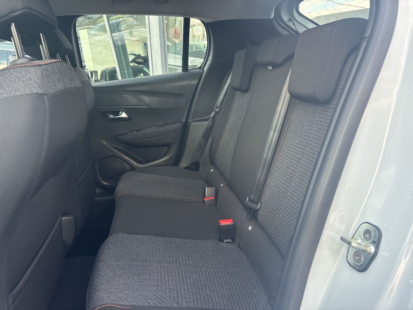 Peugeot 208 - Bild 13