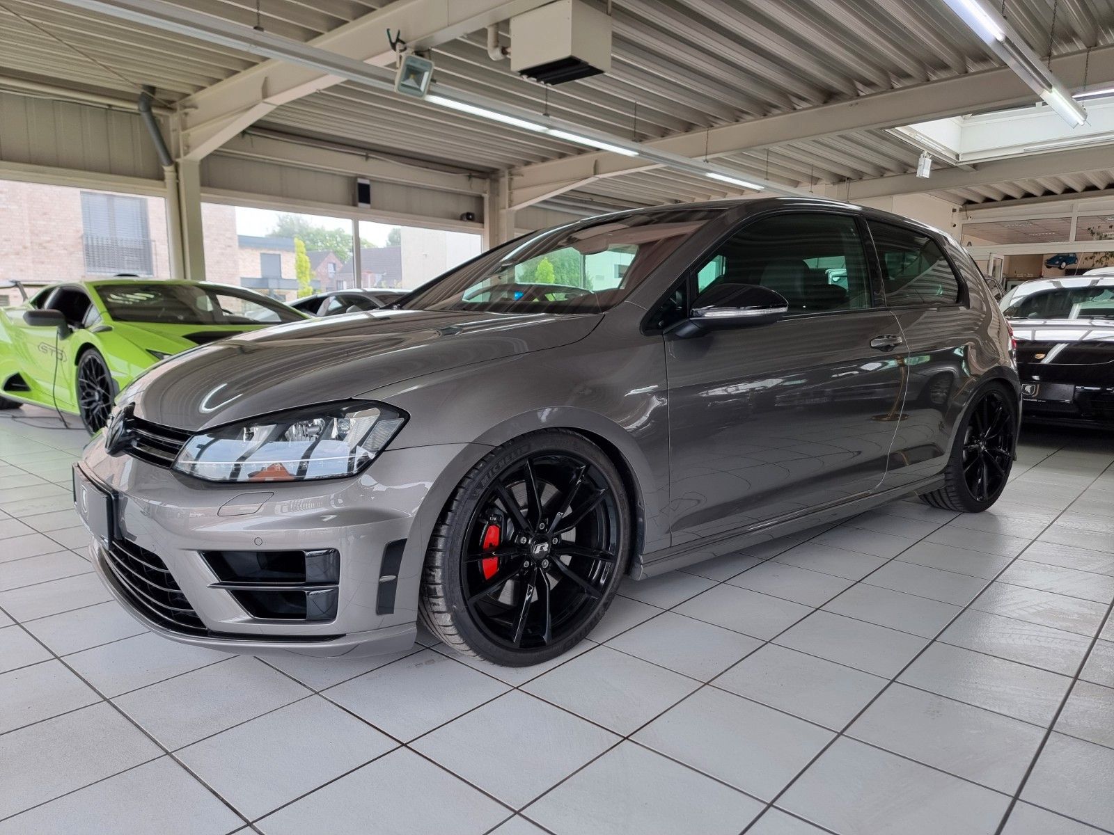 Fahrzeugabbildung Volkswagen Golf R by MTR/520 PS/Sleeper/Extrem schnell