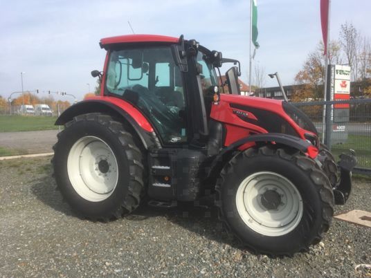 Valtra N135 V