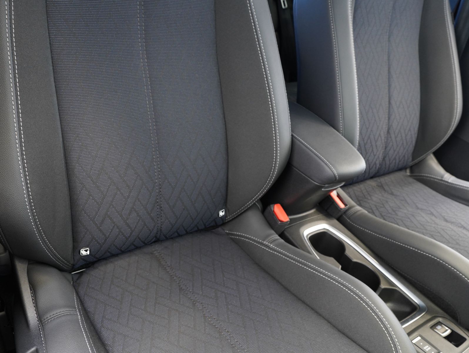 Fahrzeugabbildung Opel Corsa F e Elegance LED/CARPLAY/DAB/11KW/SOH