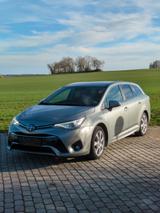 Toyota Avensis 1,6-l-D-4D  - Toyota Avensis: 1.6