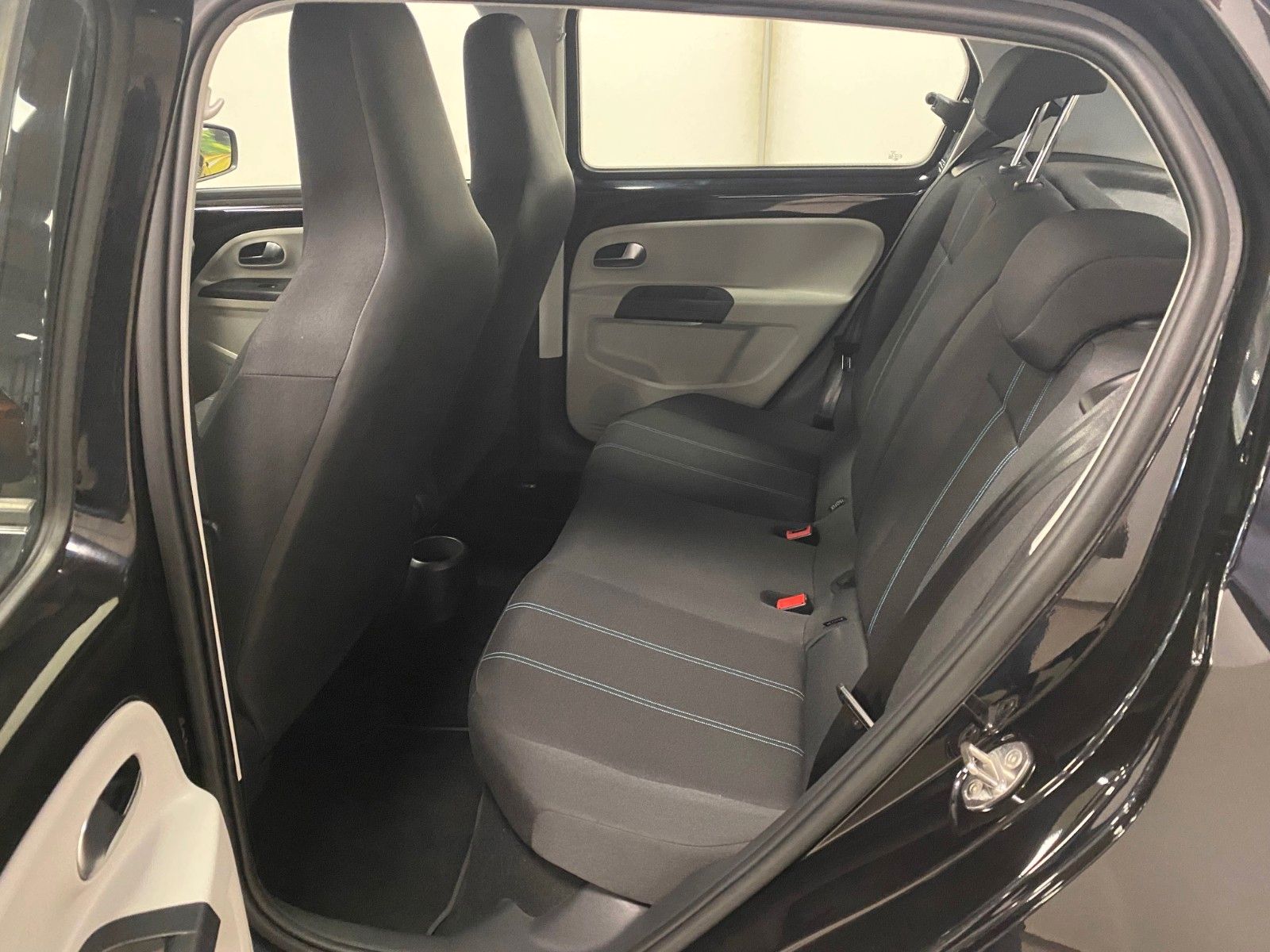 Fahrzeugabbildung SEAT Mii 1.0 Style+KLIMA+ALLWETTER+RADIO CD+GARANTIE+