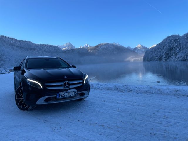MERCEDES-BENZ GLA 200d 4MATIC DCT 
