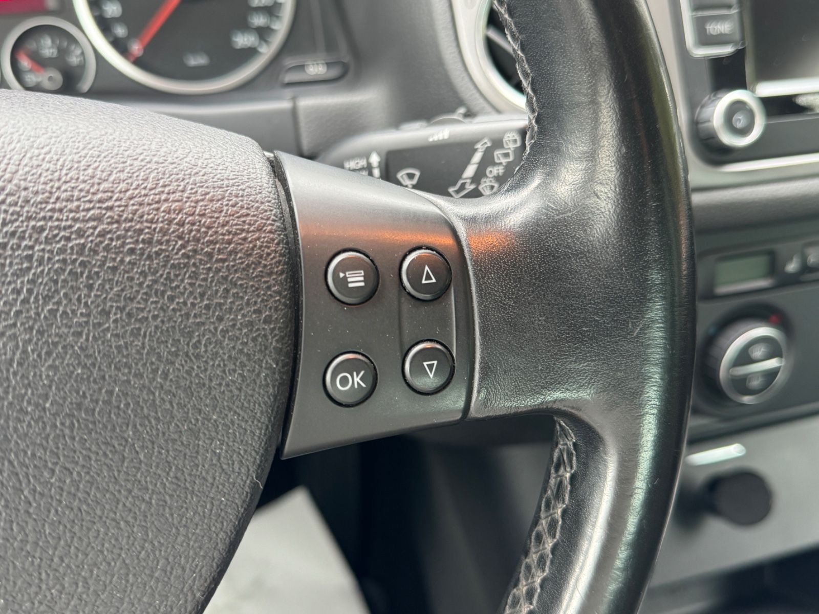 Fahrzeugabbildung Volkswagen Tiguan Sport & Style 4Motion/Kam./Leder/AHK