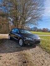 Audi A1 1.2 TFSI Attraction Brillantschwarz - Audi 80: B1